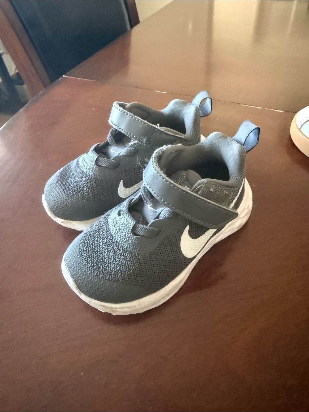 Nike Kids Gray and White Hook-and-Loop Athletic Sneakers